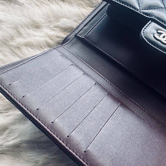 Chanel Classic Long Trifold Lambskin Wallet - Picture 3 of 7